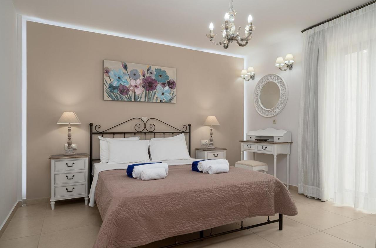 Orelia Cretan Deluxe Apartments Kamilari Exterior photo