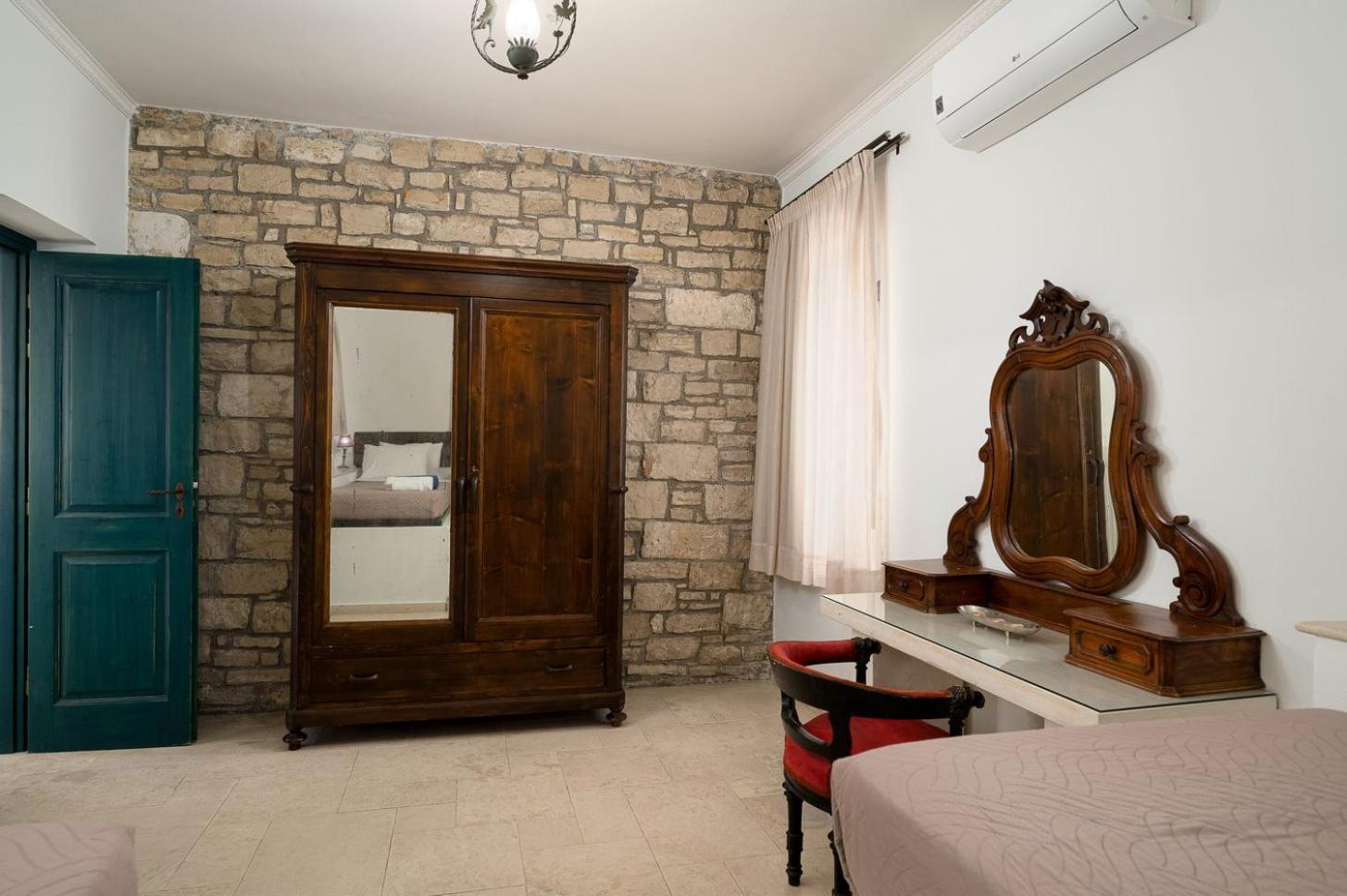 Orelia Cretan Deluxe Apartments Kamilari Exterior photo