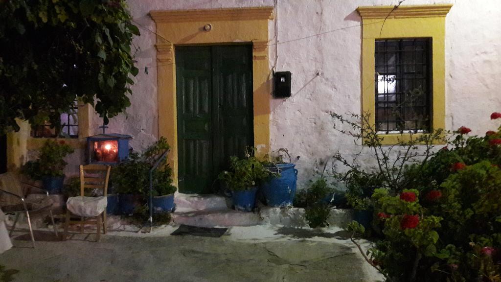 Orelia Cretan Deluxe Apartments Kamilari Exterior photo